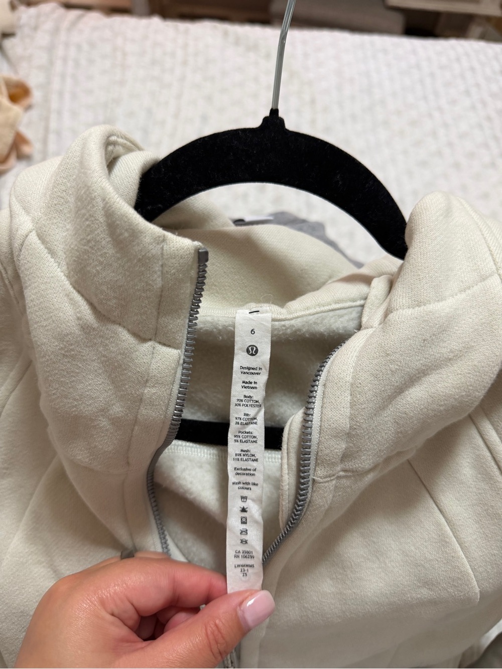 Lululemon Scuba Cream Zip-Up Hoodie Jacket Size 6 - Picture 4 of 6